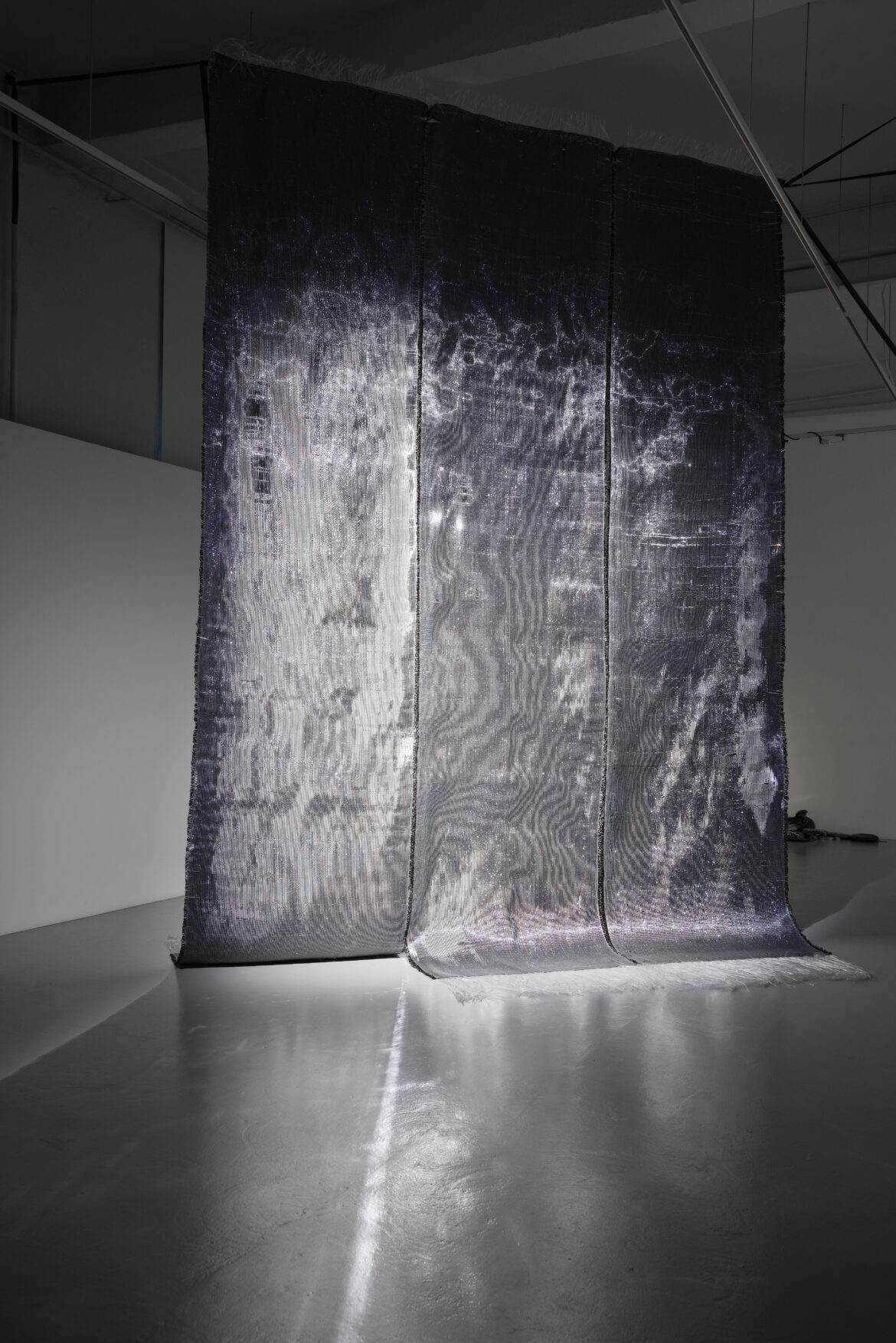 “Save As” woven installation by Kärt Ojavee and Johanna Ulfsak at Temnikova & Kasela Gallery in Tallinn (2018)